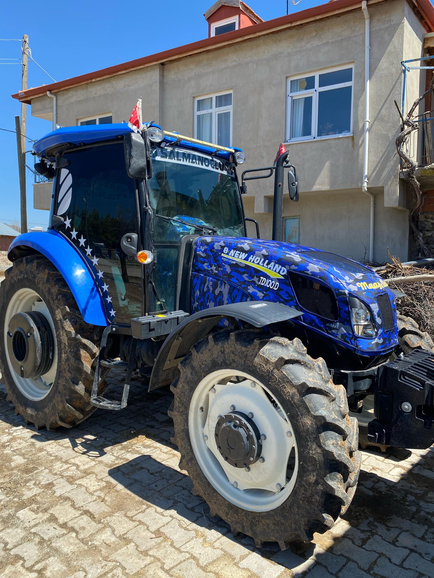 New Holland TD100D Traktör Kılıfı – Tam Uyumlu, Dayanıklı ve Üst Düzey Koruma
